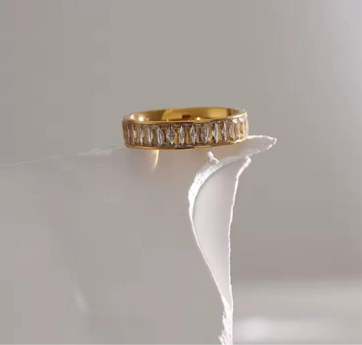 ZEPHYR BAGUETTE RING