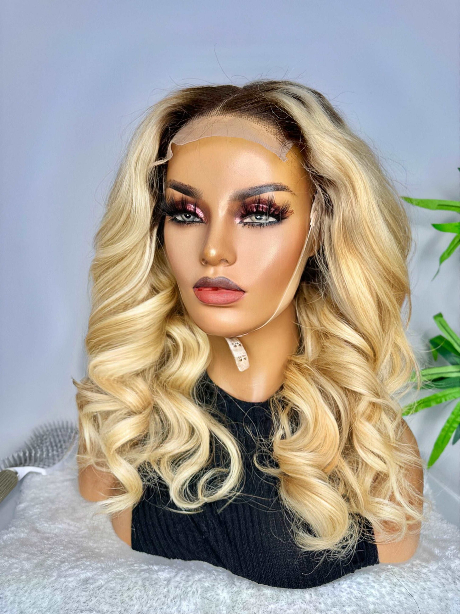 FAB BEIGE BLONDE LUXURY LACE WIG